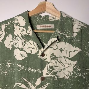 Silk Tommy Bahama short sleeved button up shirt